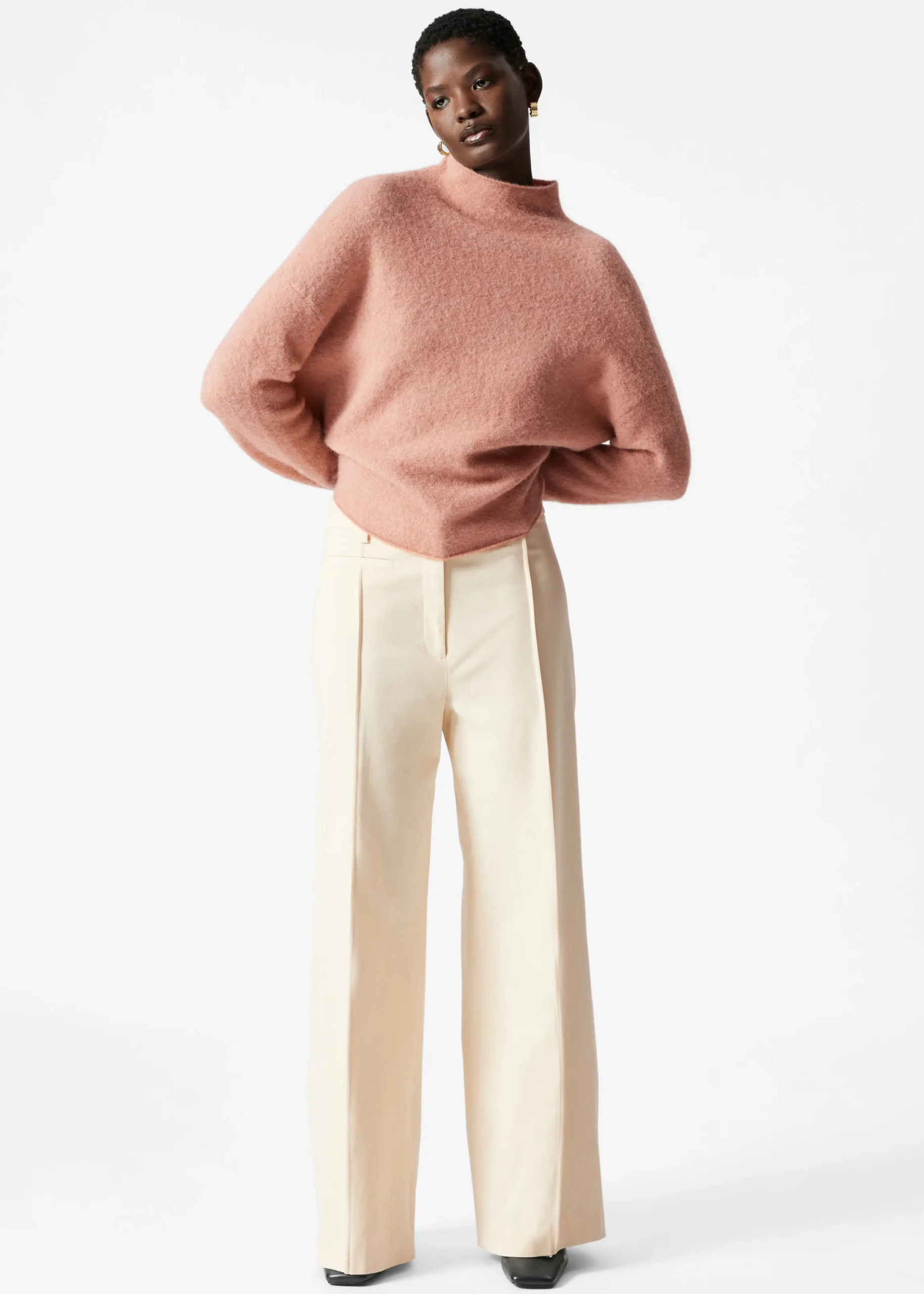 Alpaka-Strickpullover mit hohem Kragen