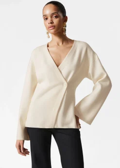 Asymmetrische Strickjacke