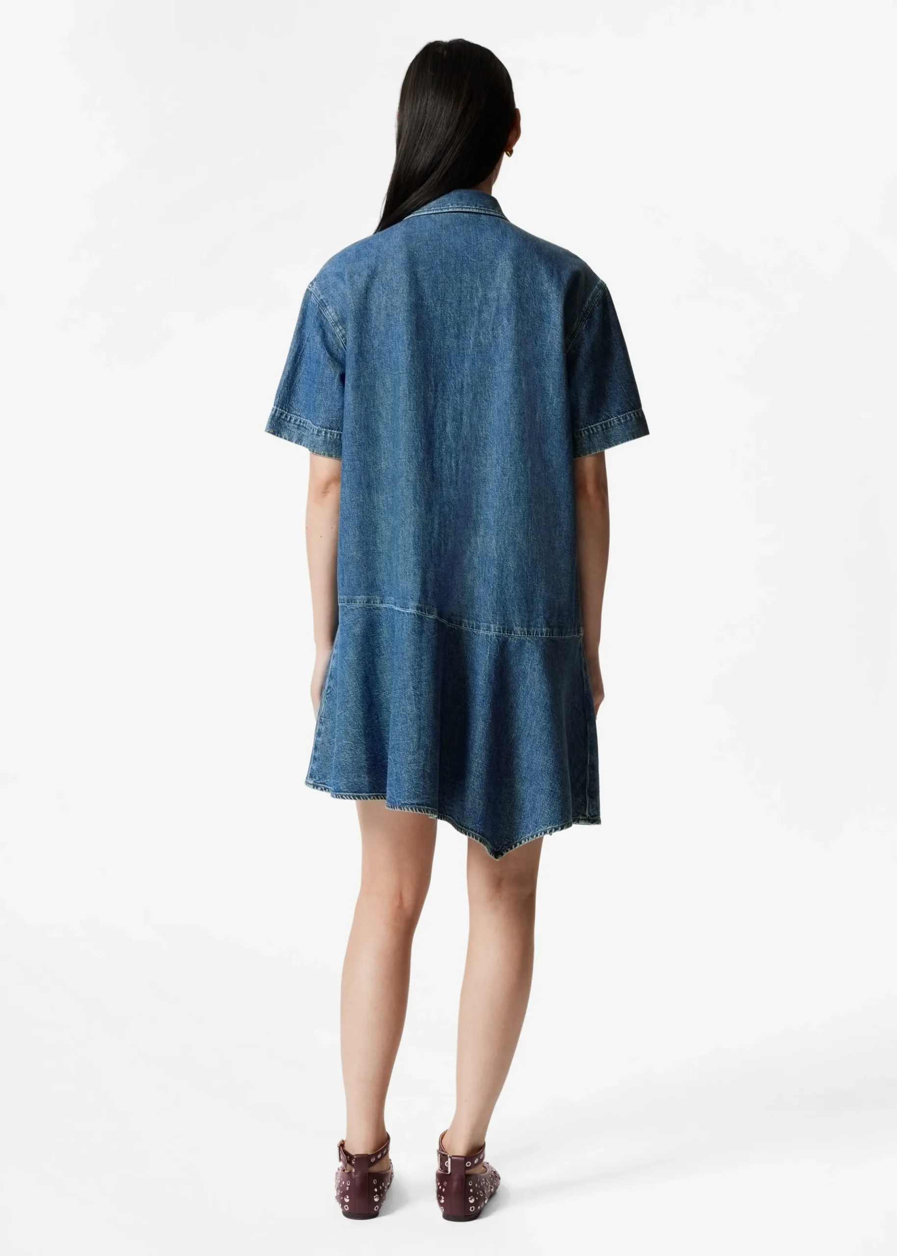 Asymmetrisches T-Shirt-Kleid aus Denim