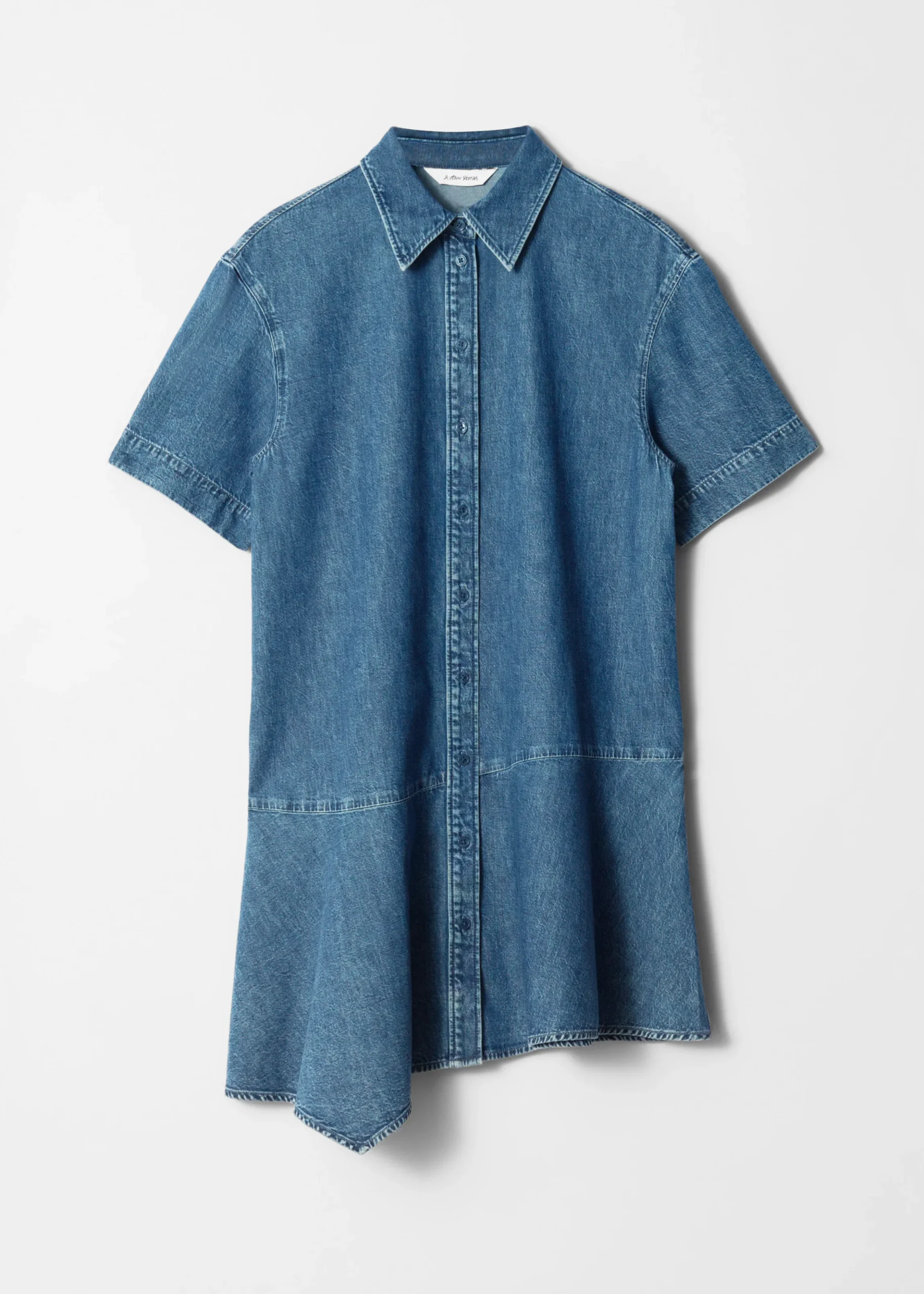 Asymmetrisches T-Shirt-Kleid aus Denim