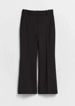 Ausgestellte Hose