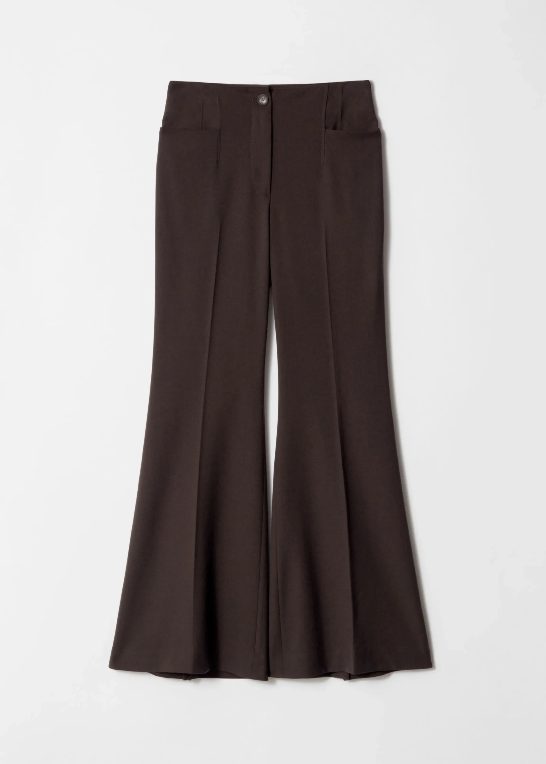 Ausgestellte Hose mit Bügelfalten