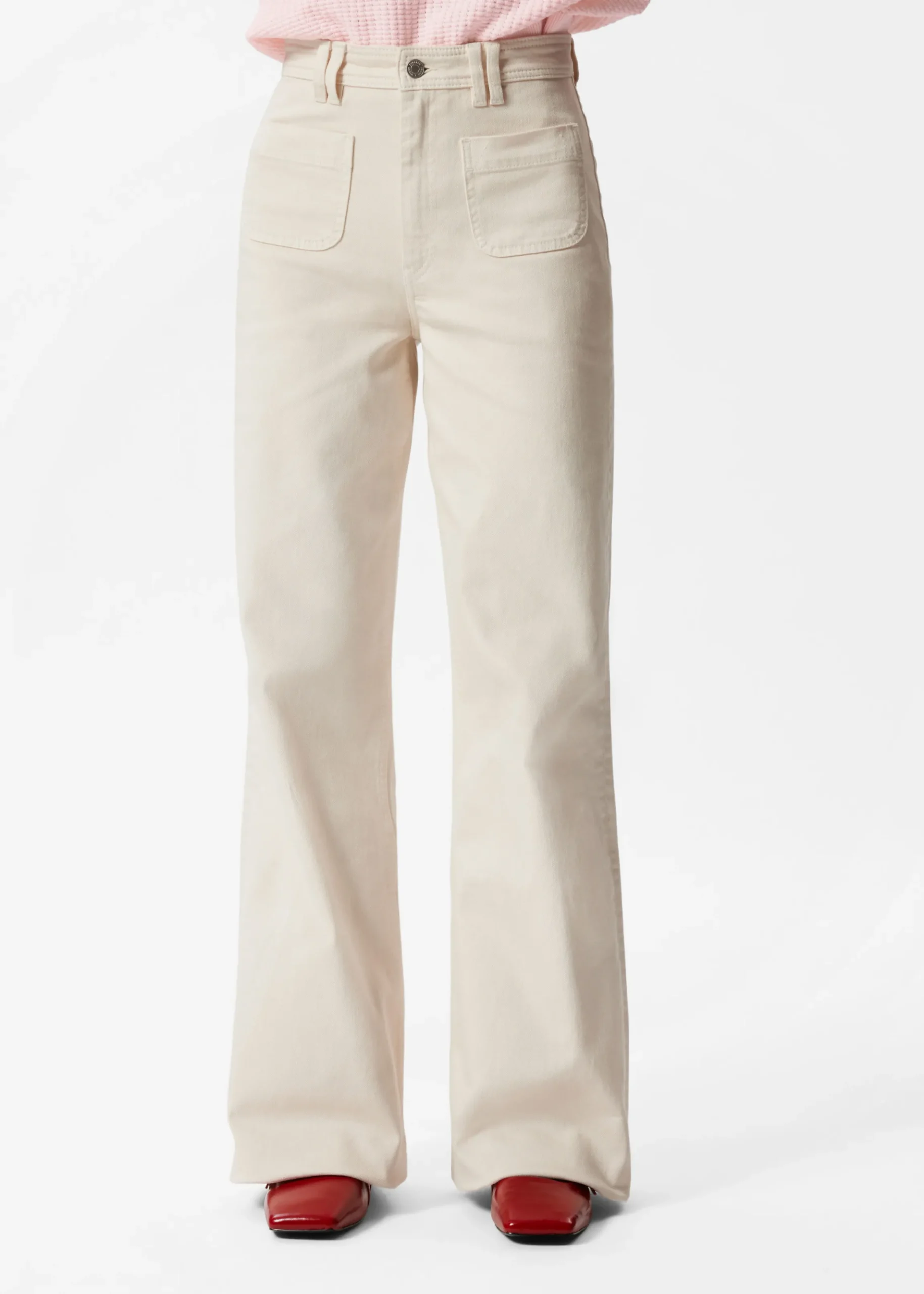 Ausgestellte Jeans mit hohem Bund