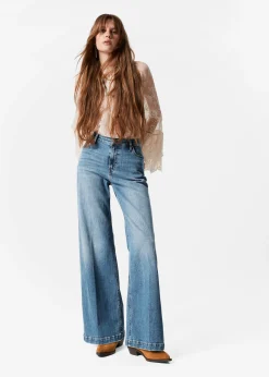 Ausgestellte Jeans mit hohem Bund