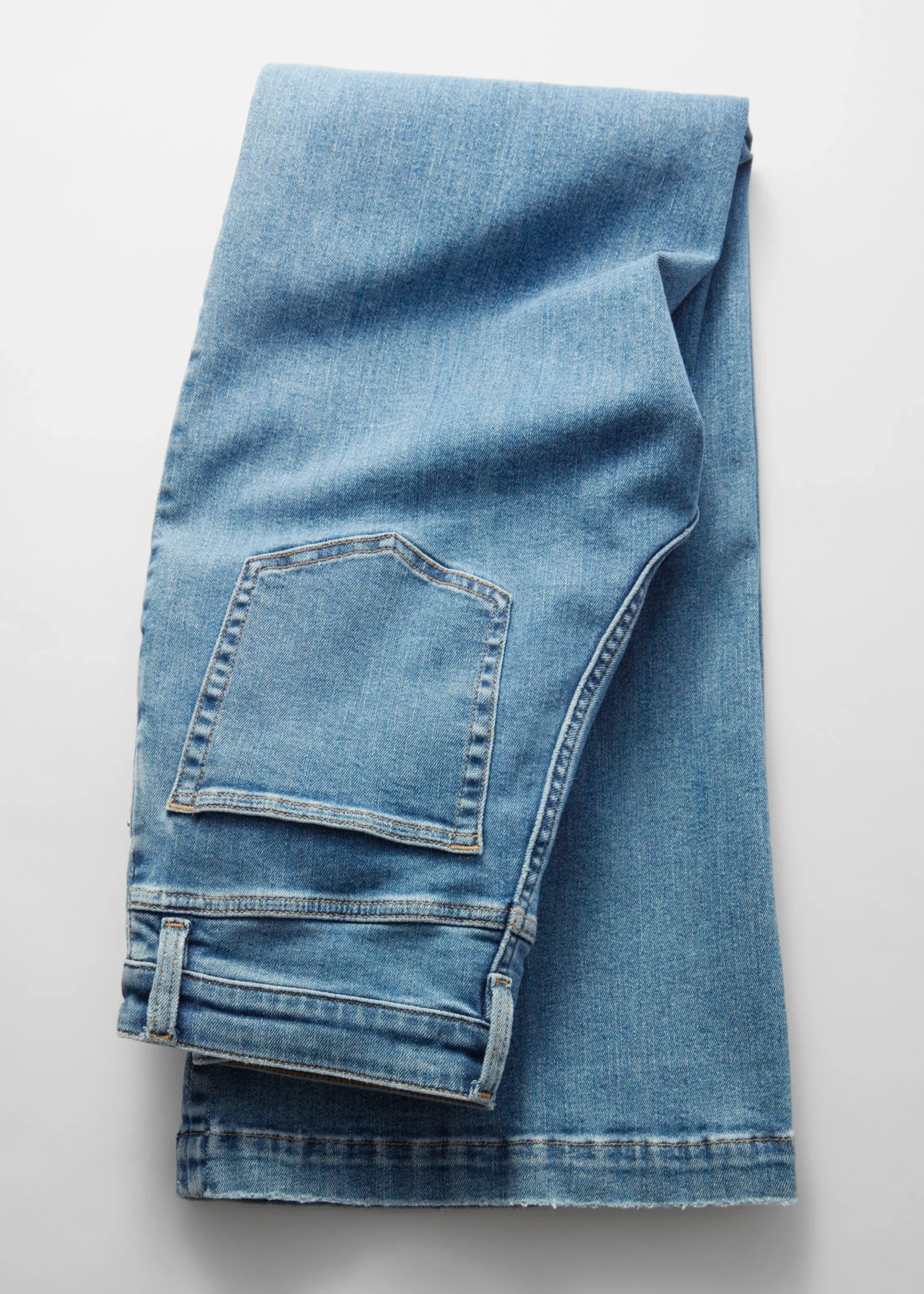 Ausgestellte Jeans mit hohem Bund