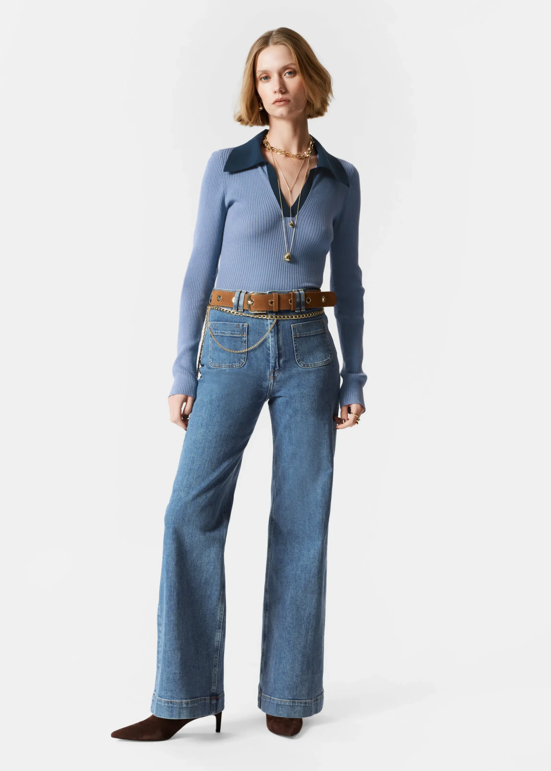 Ausgestellte Jeans mit hohem Bund