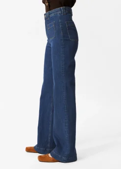 Ausgestellte Jeans mit hohem Bund