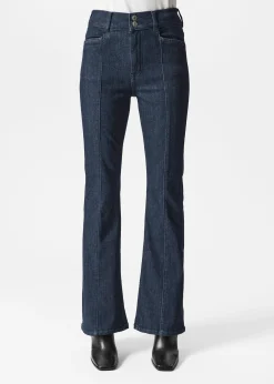 Ausgestellte Jeans mit schmaler Passform