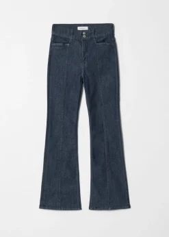 Ausgestellte Jeans mit schmaler Passform