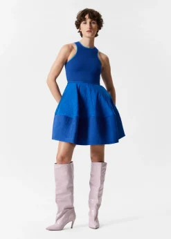Ausgestelltes Minikleid
