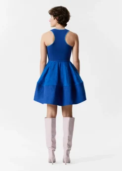 Ausgestelltes Minikleid