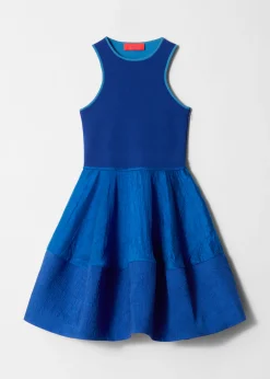 Ausgestelltes Minikleid