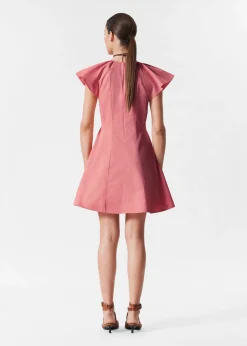 Ausgestelltes Minikleid