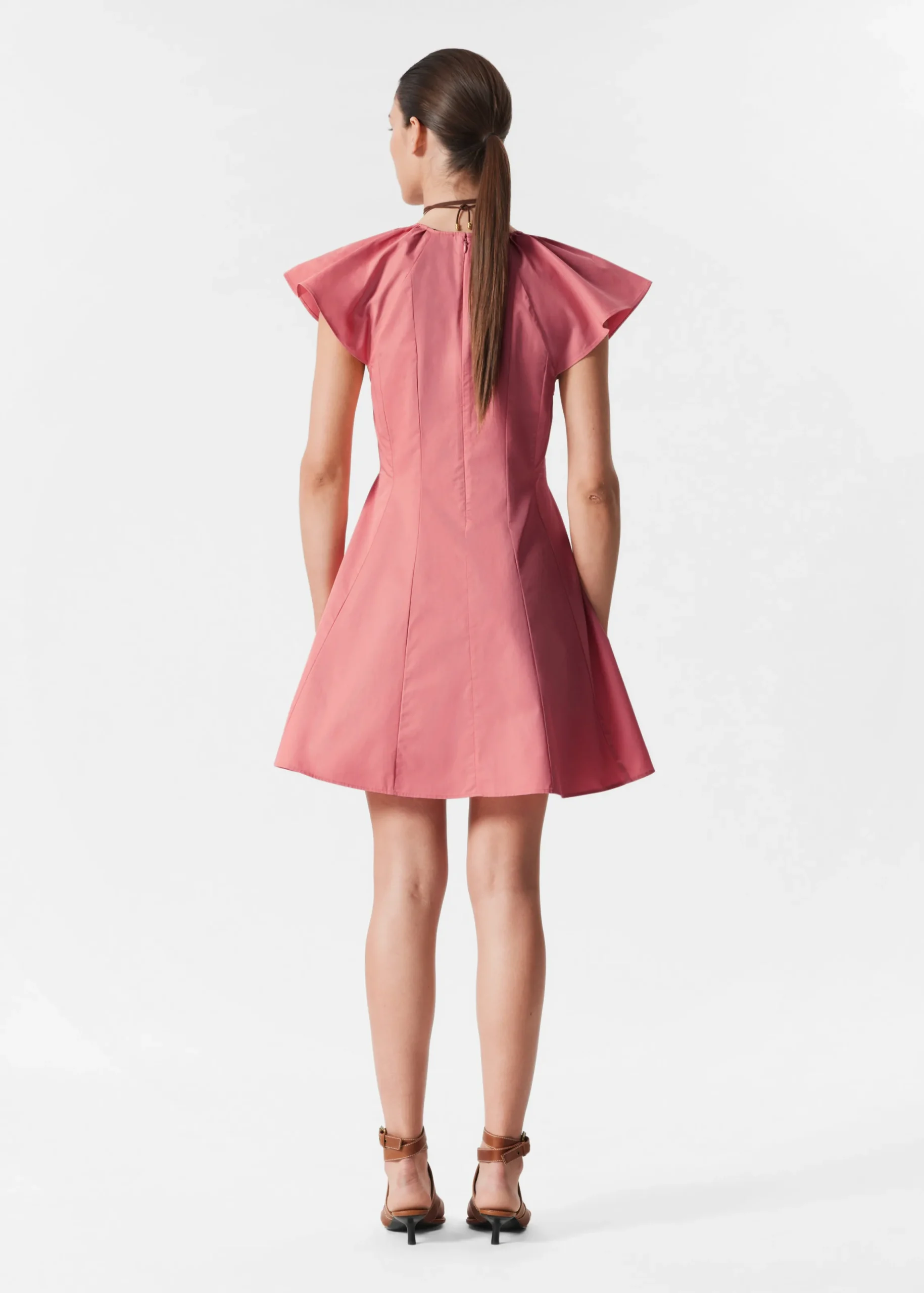 Ausgestelltes Minikleid