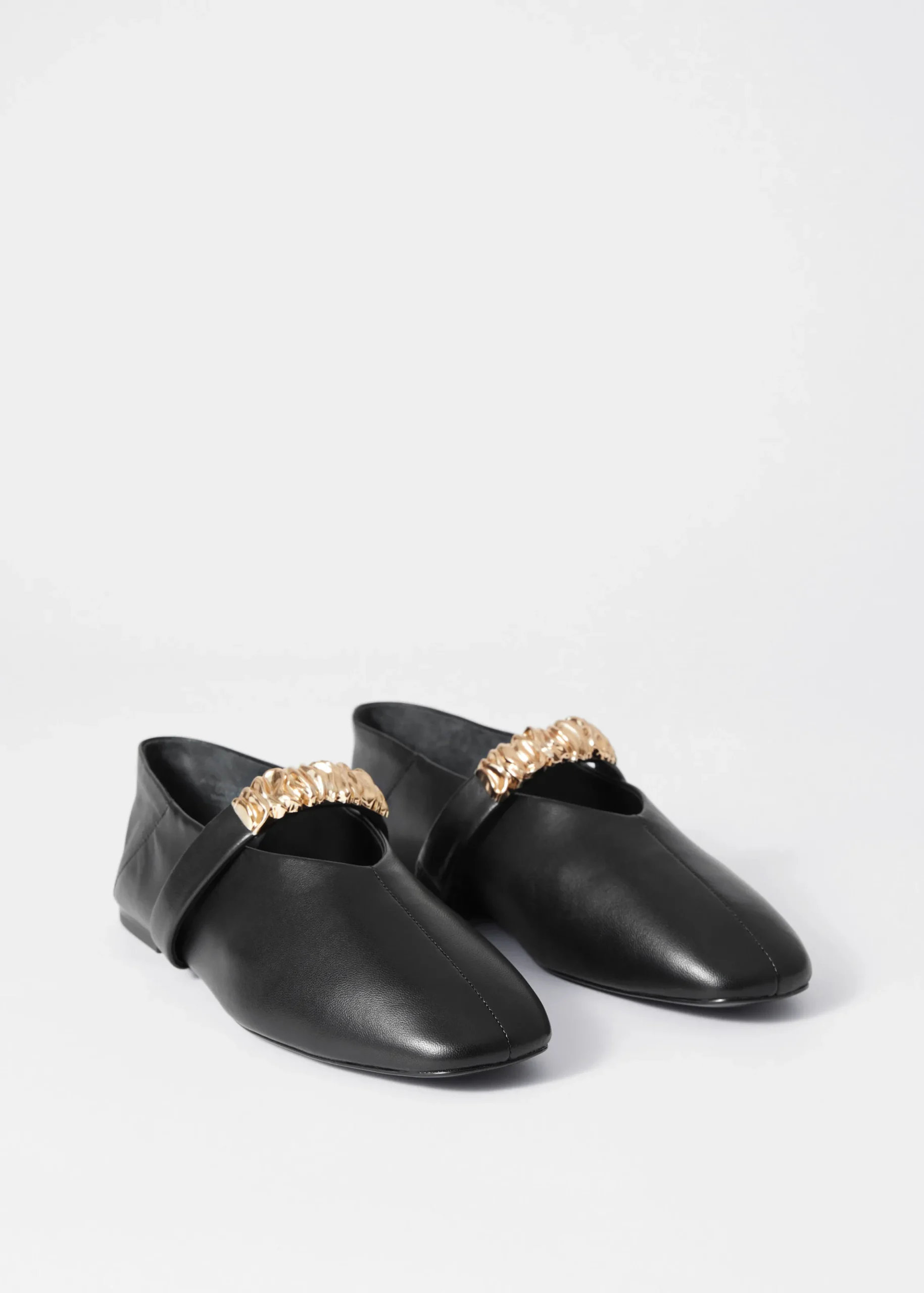 Ballerinas aus Leder mit Verzierungen