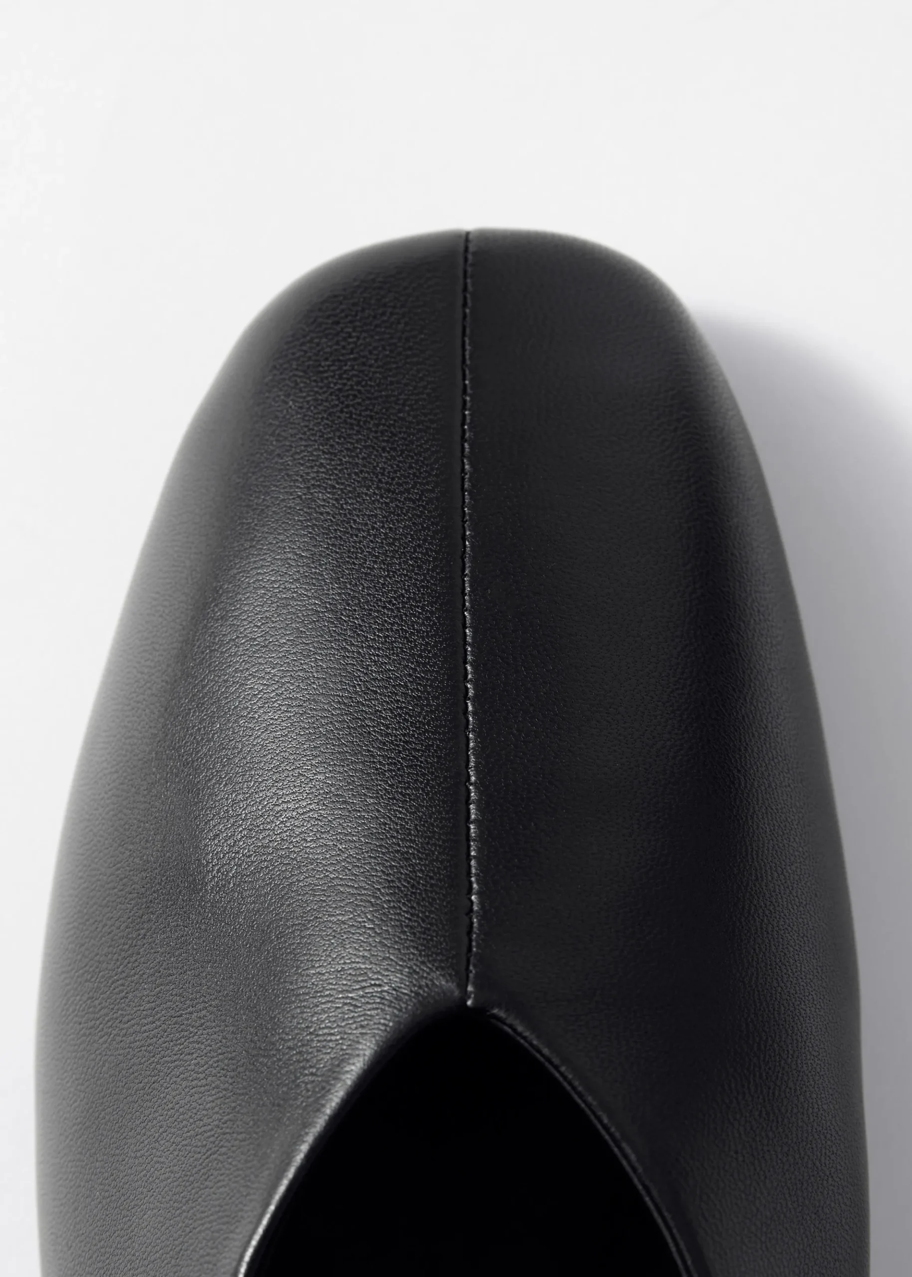 Ballerinas aus Leder mit Verzierungen