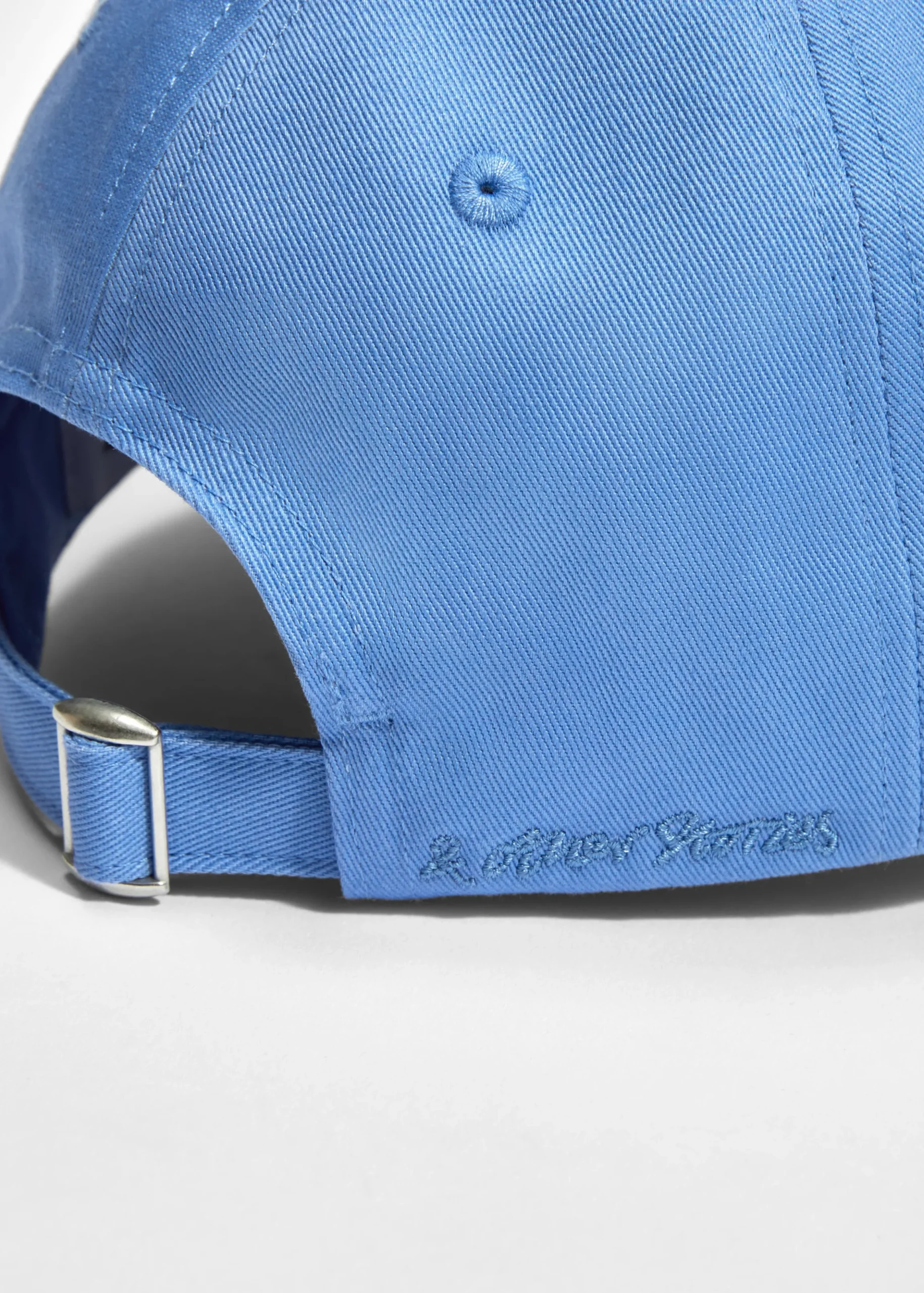 Basecap mit Stickerei