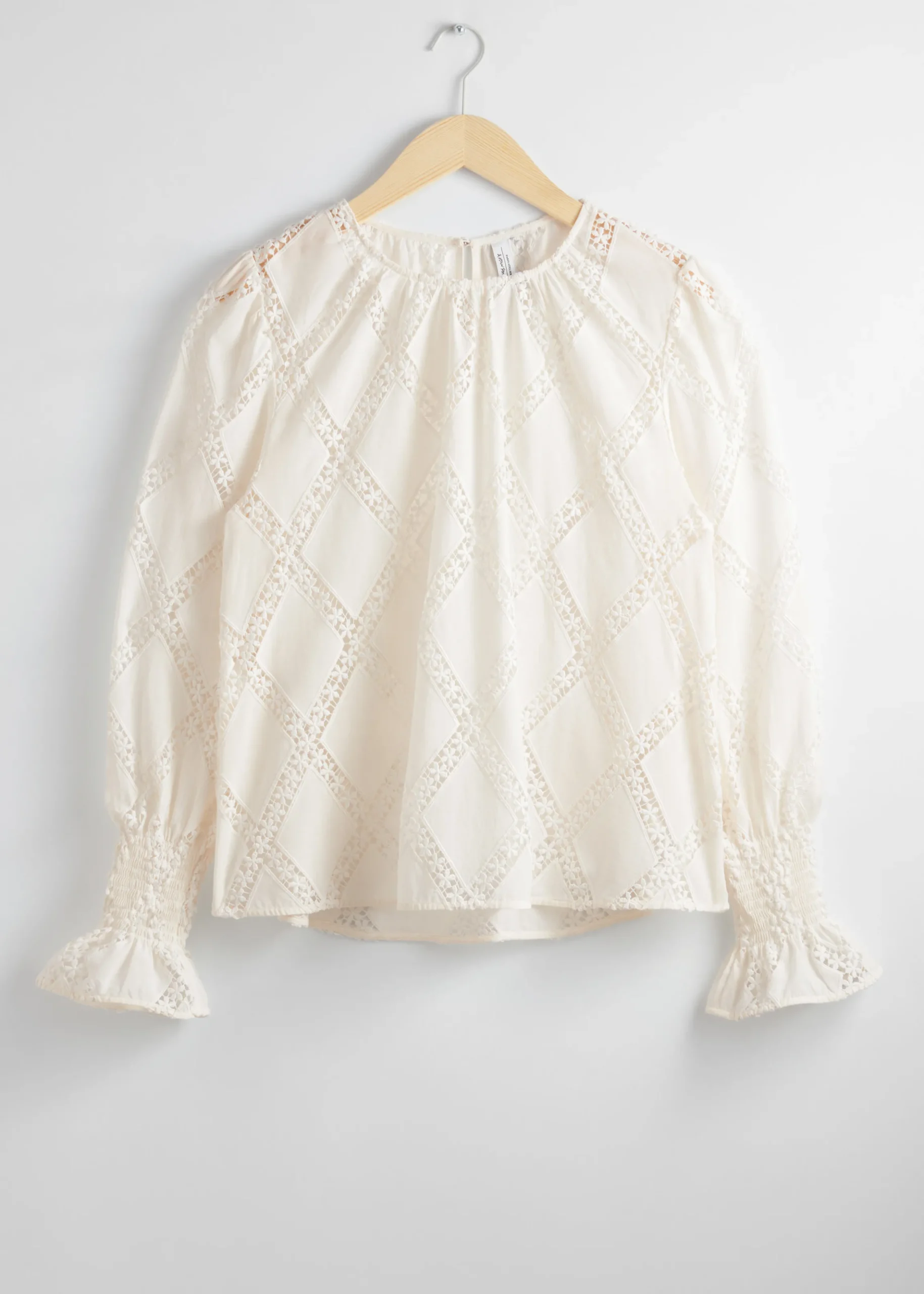 Bestickte Bluse mit gerafften Bündchen