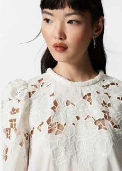 Bestickte Bluse mit Puffärmeln