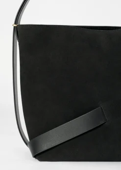 Beuteltasche aus Veloursleder