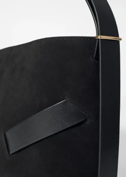 Beuteltasche aus Veloursleder