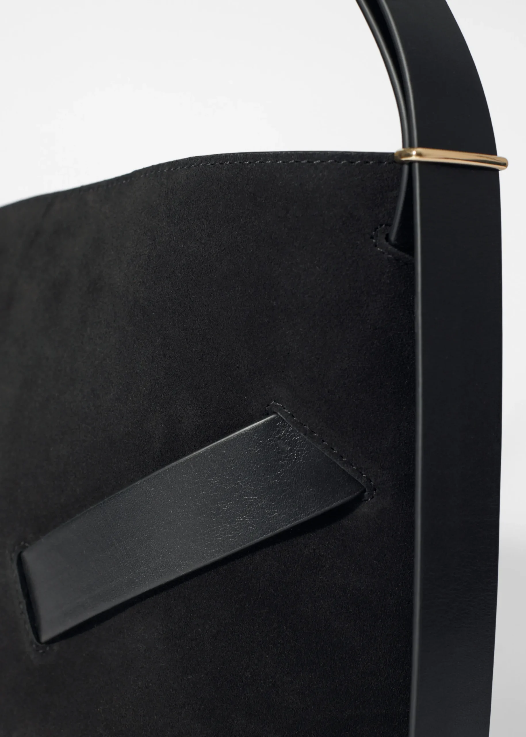 Beuteltasche aus Veloursleder