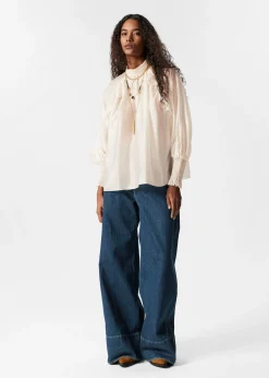 Bluse mit Rüschen