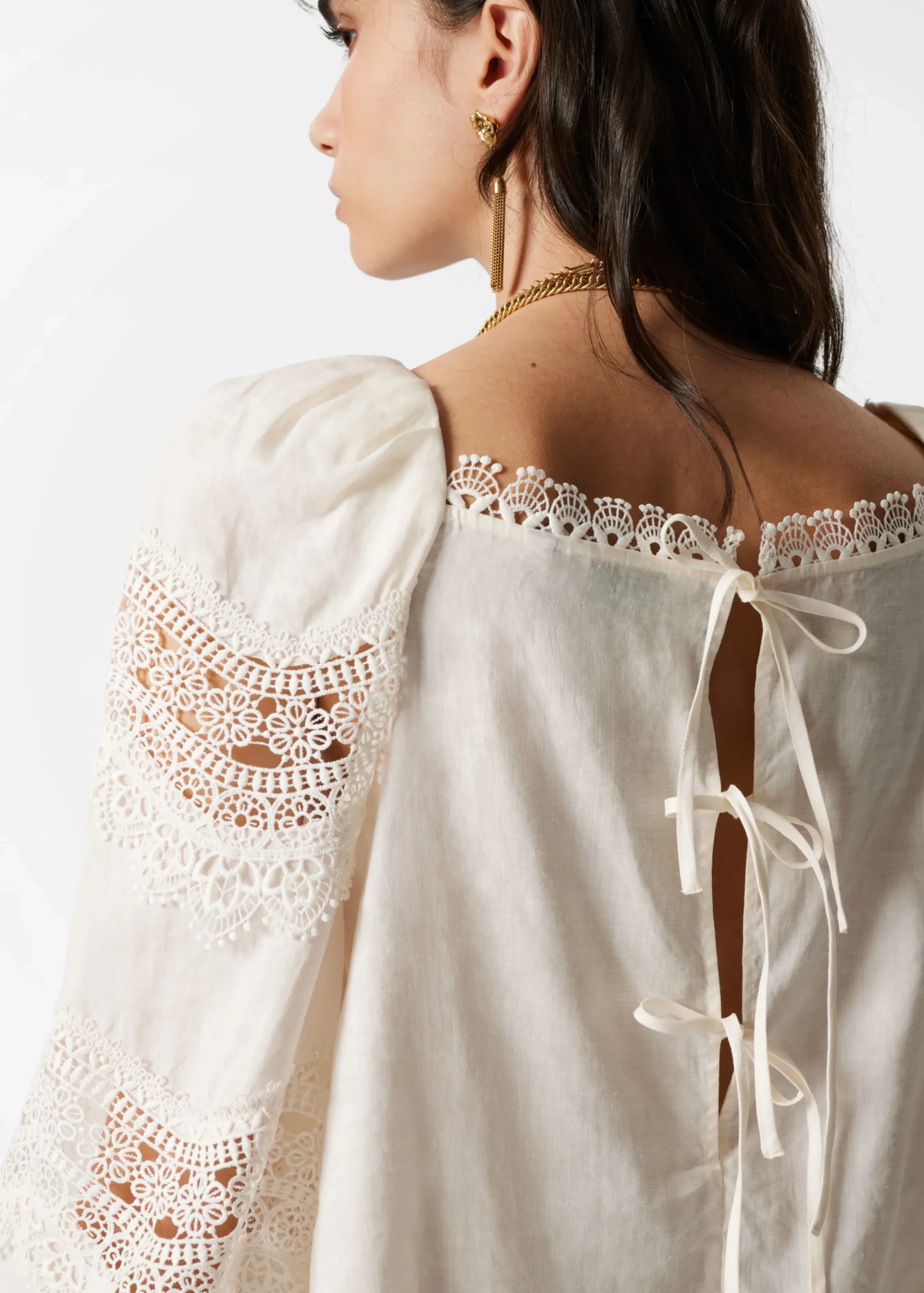 Bluse mit Spitzenbesatz