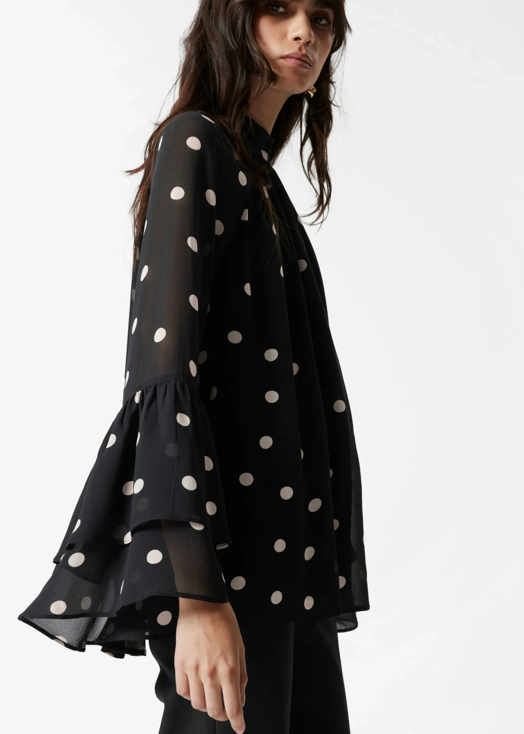 Bluse mit Volants und Stehkragen