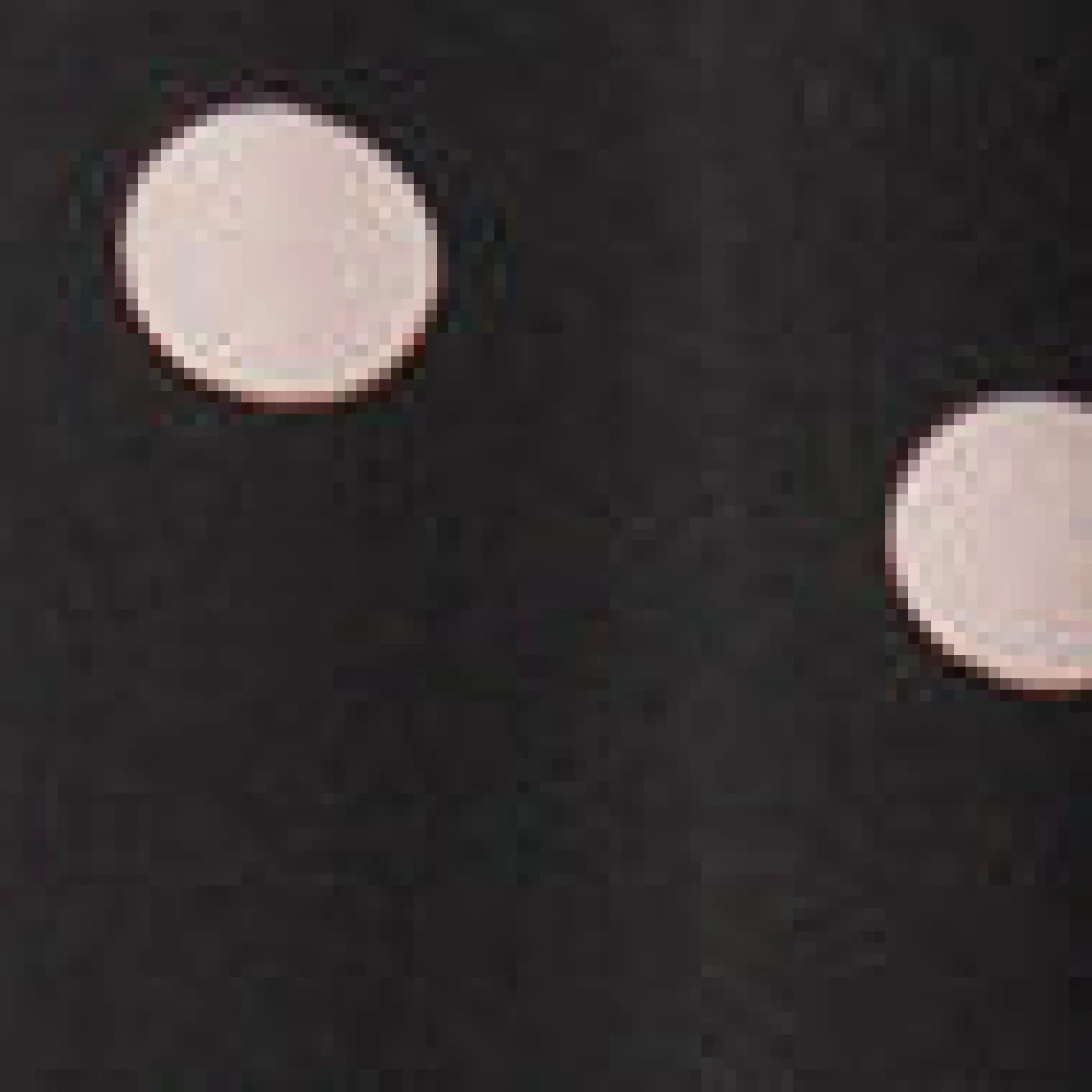Bluse mit Volants und Stehkragen