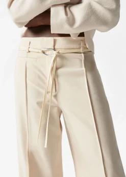 Elegante Hose mit dekorativer Schnalle