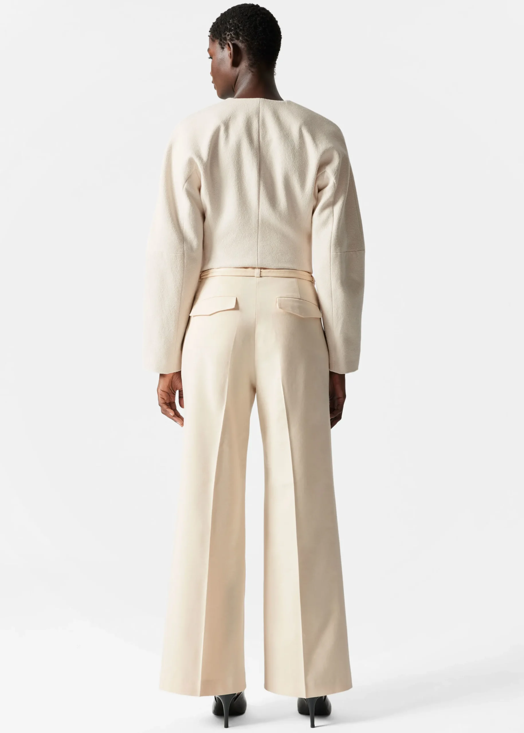 Elegante Hose mit dekorativer Schnalle