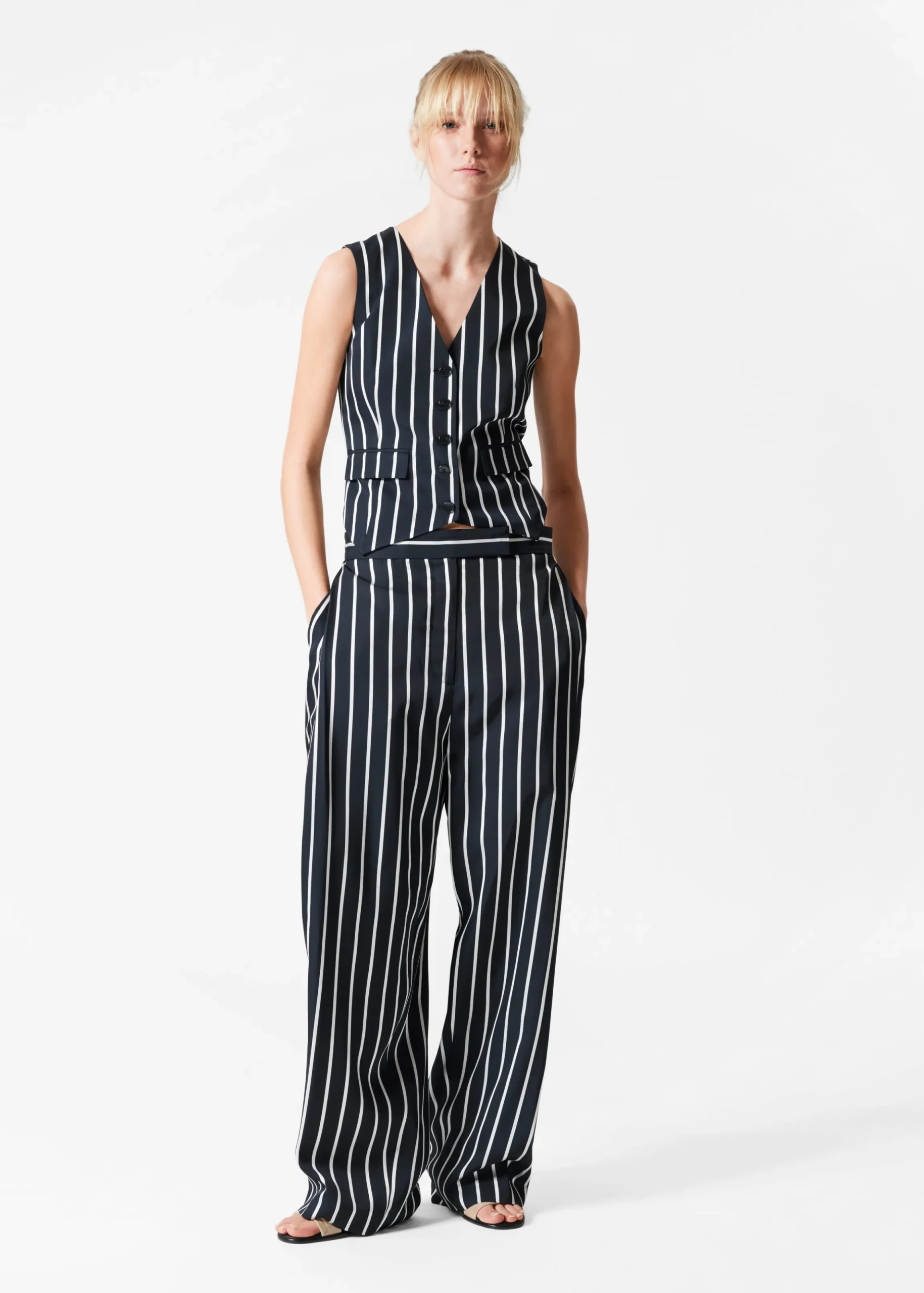 Elegante Hose mit tiefen Bundfalten