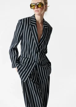Eleganter Blazer mit breiten Schultern