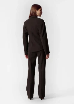 Eng anliegender Blazer