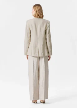 Figurbetonter Leinenblazer