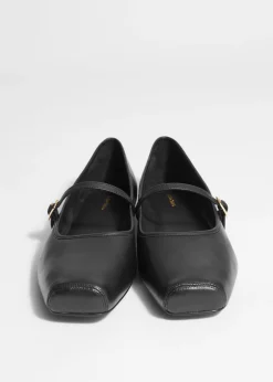 Flache Ballerinas mit karreeförmiger Zehenpartie