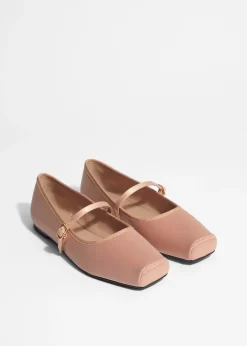 Flache Ballerinas mit karreeförmiger Zehenpartie