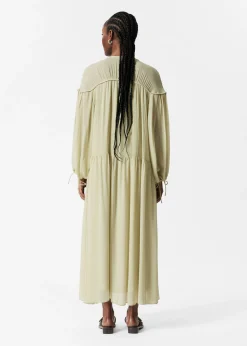 Fließendes Maxikleid