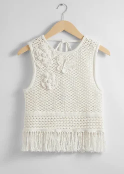 Gehäkeltes Tanktop mit Fransen