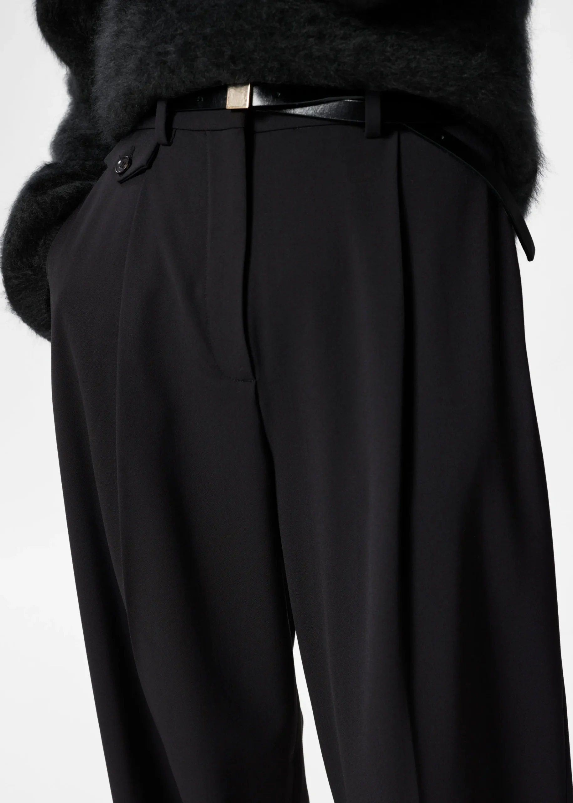 Gerade geschnittene Hose mit Bügelfalten