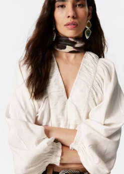Gesmokte Bluse mit Puffärmeln