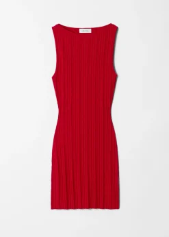 Gestricktes, eng anliegendes Minikleid