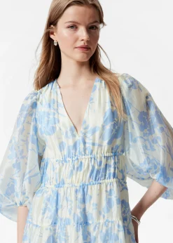 Gestuftes Midikleid