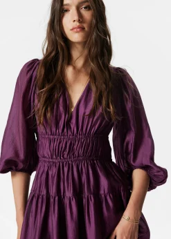 Gestuftes Midikleid