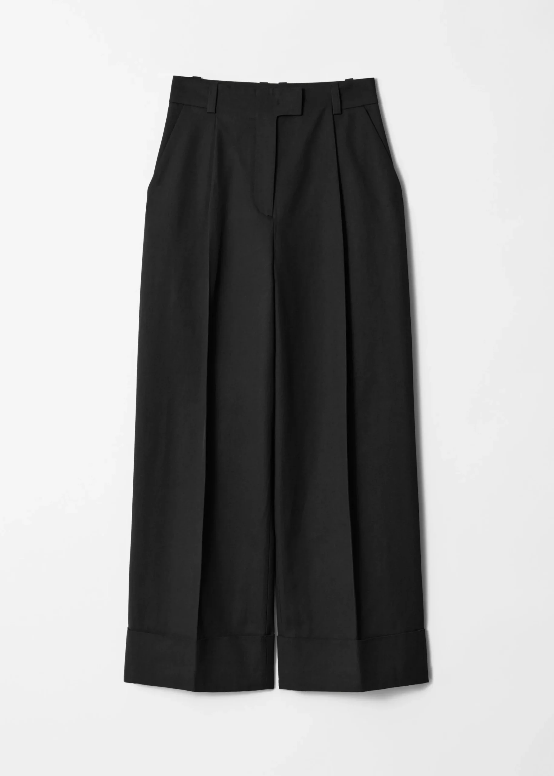 Hose mit Bügelfalten