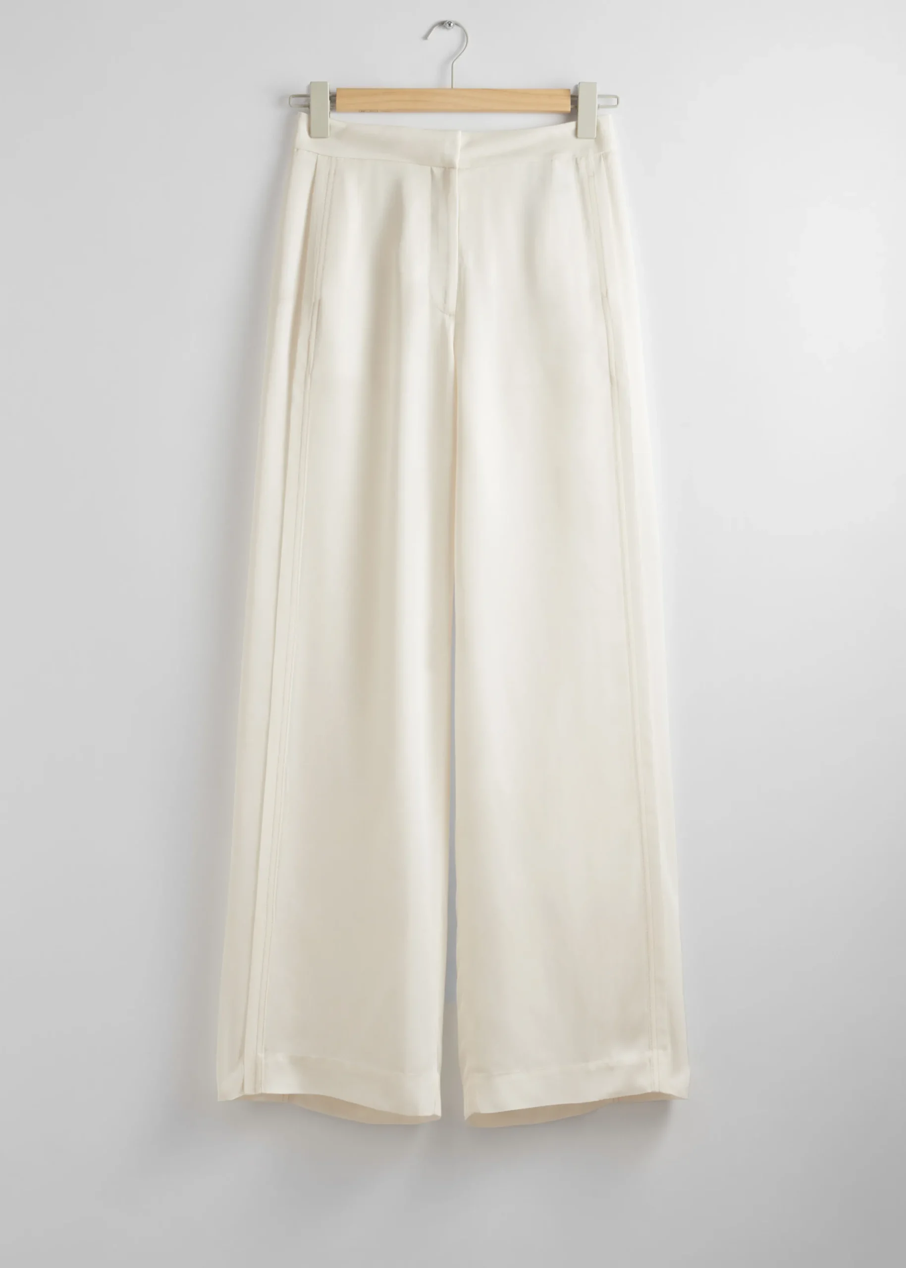 Hose mit hohem Bund und geradem Bein