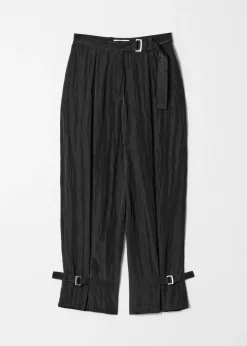 Hose mit Kellerfalten und Gürtel