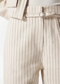 Hose mit Schnallengürtel
