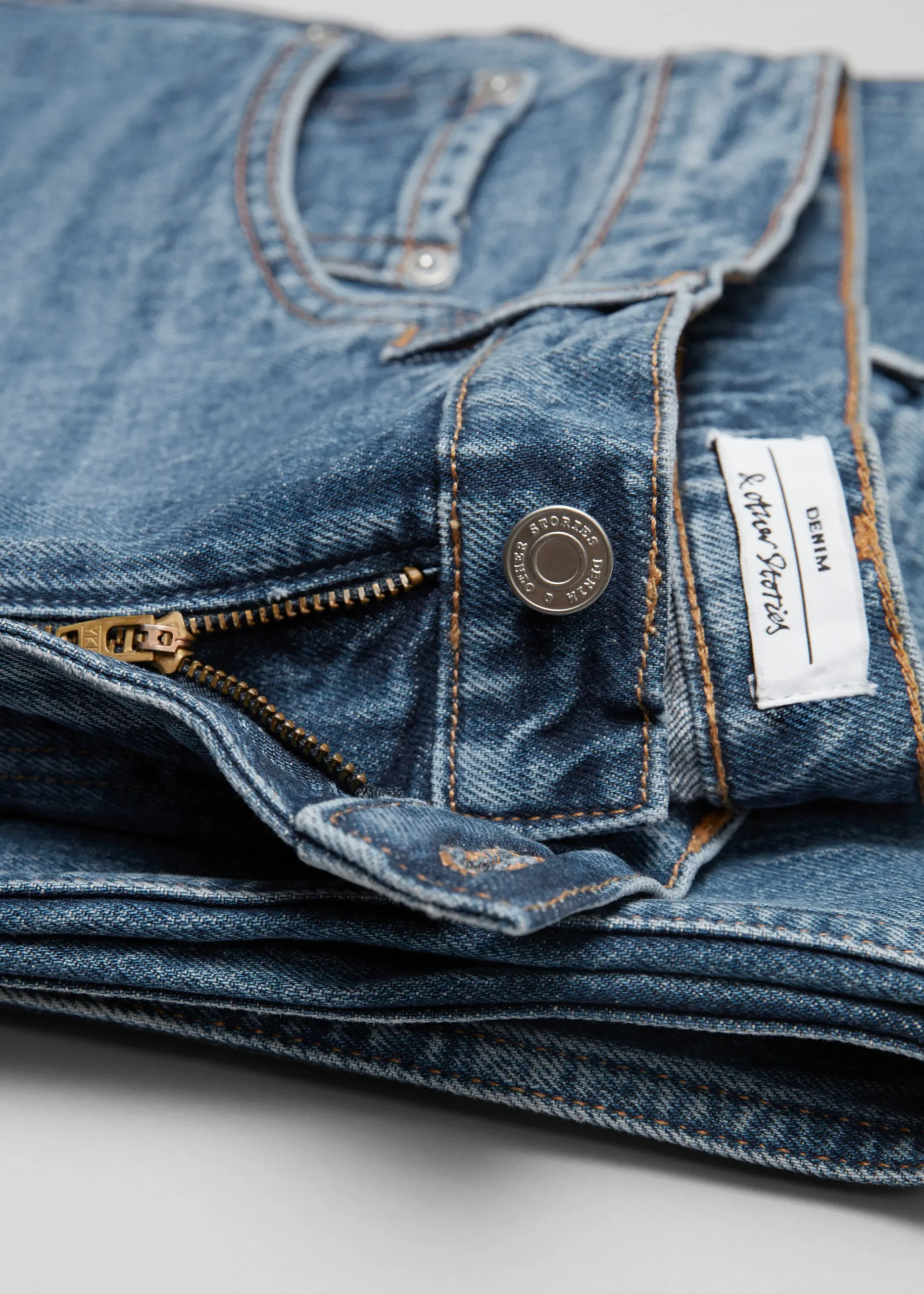 Jeans mit weitem Bein